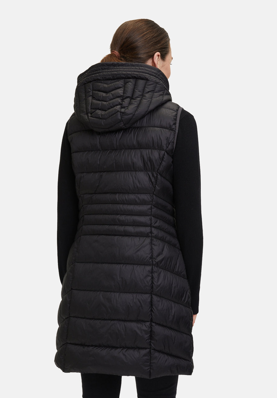 Quilted Vest With Removable Hood_03