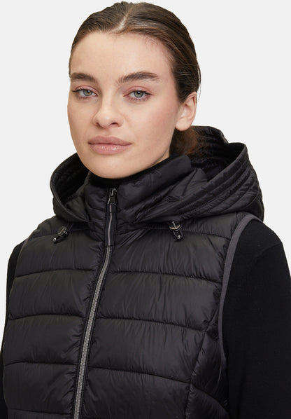 Quilted Vest With Removable Hood_06