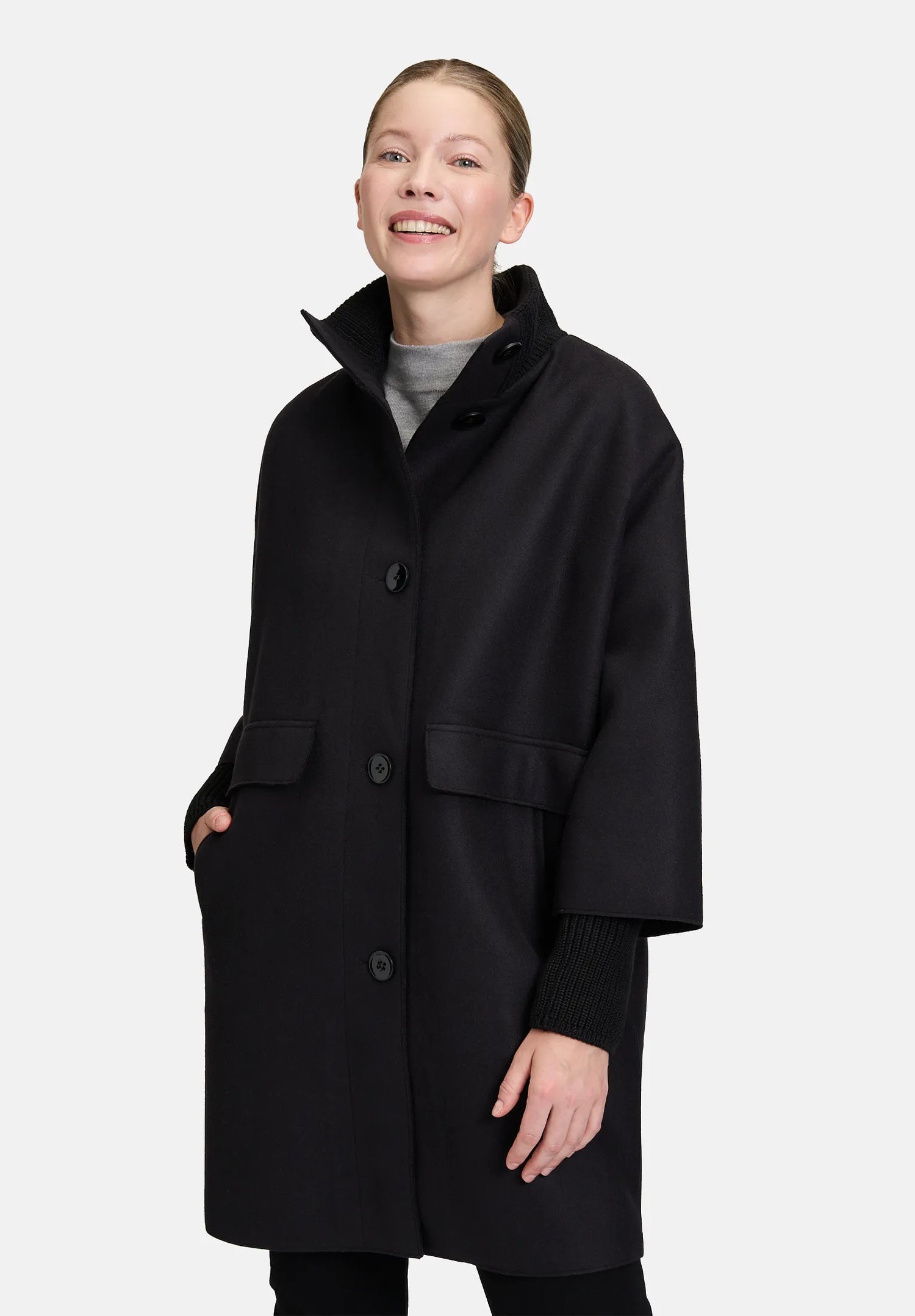 Betty Barclay_Black_Wool Coat with Knitted Details_7977-1531_9045_01