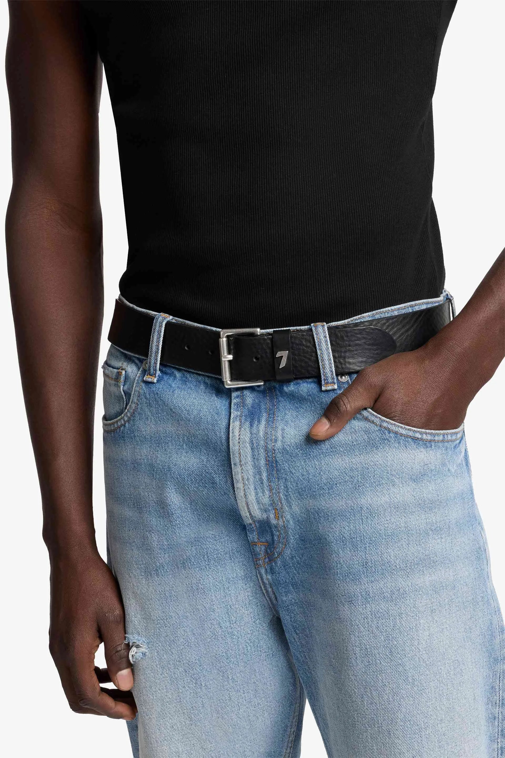 7 For All Mankind_Black_Classic Belt Metal in Leather_7ABM1L06_BLK_03