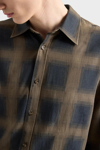 7 For All Mankind Cottage Men Classic Button Up Shirt in Fluid SKU: 7M6T0G91_3PR Image 05