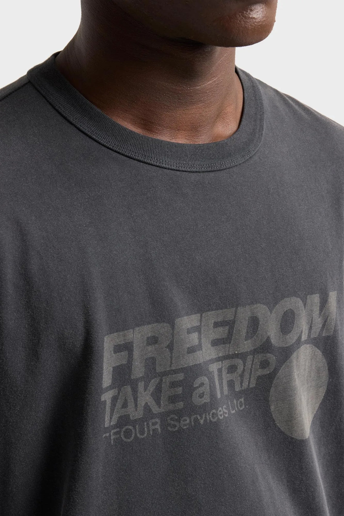 7 For All Mankind Trip Black Men Short Sleeve Graphic Tee SKU: 7MEN0H50_3VE Image 05