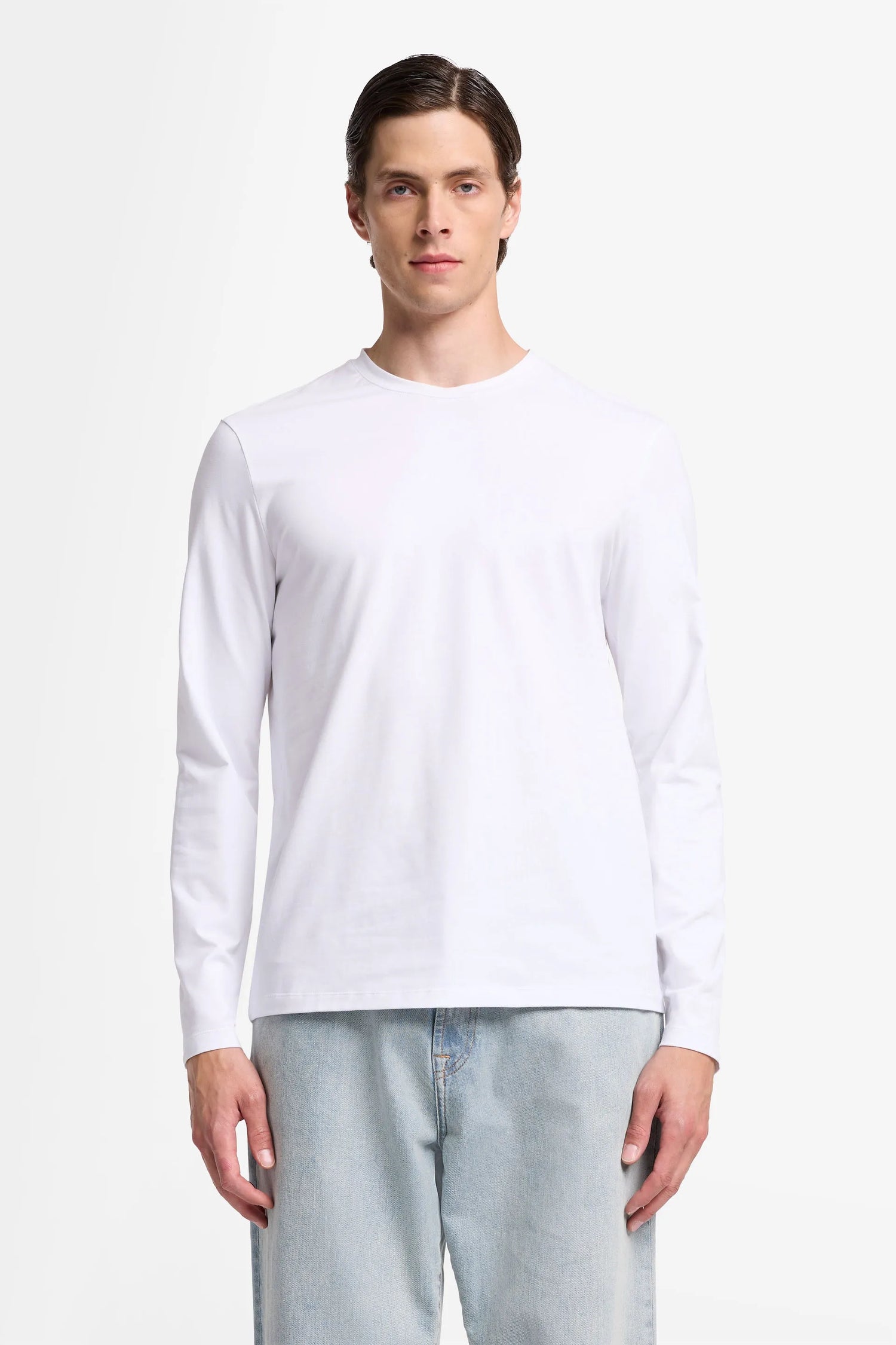 7 For All Mankind_White_Long Sleeve Tee in Luxe Performance_7MLS1237_WHT_01