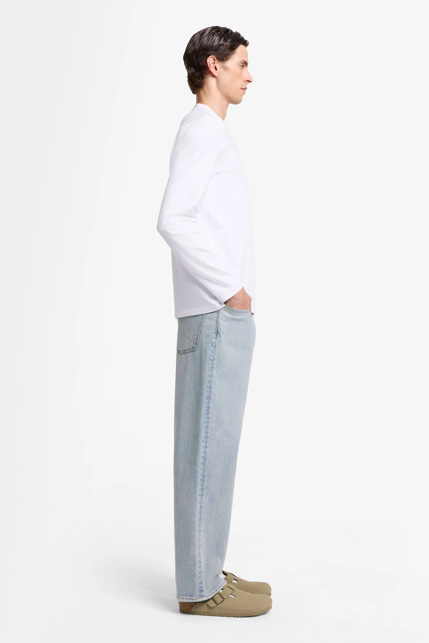 7 For All Mankind_White_Long Sleeve Tee in Luxe Performance_7MLS1237_WHT_05