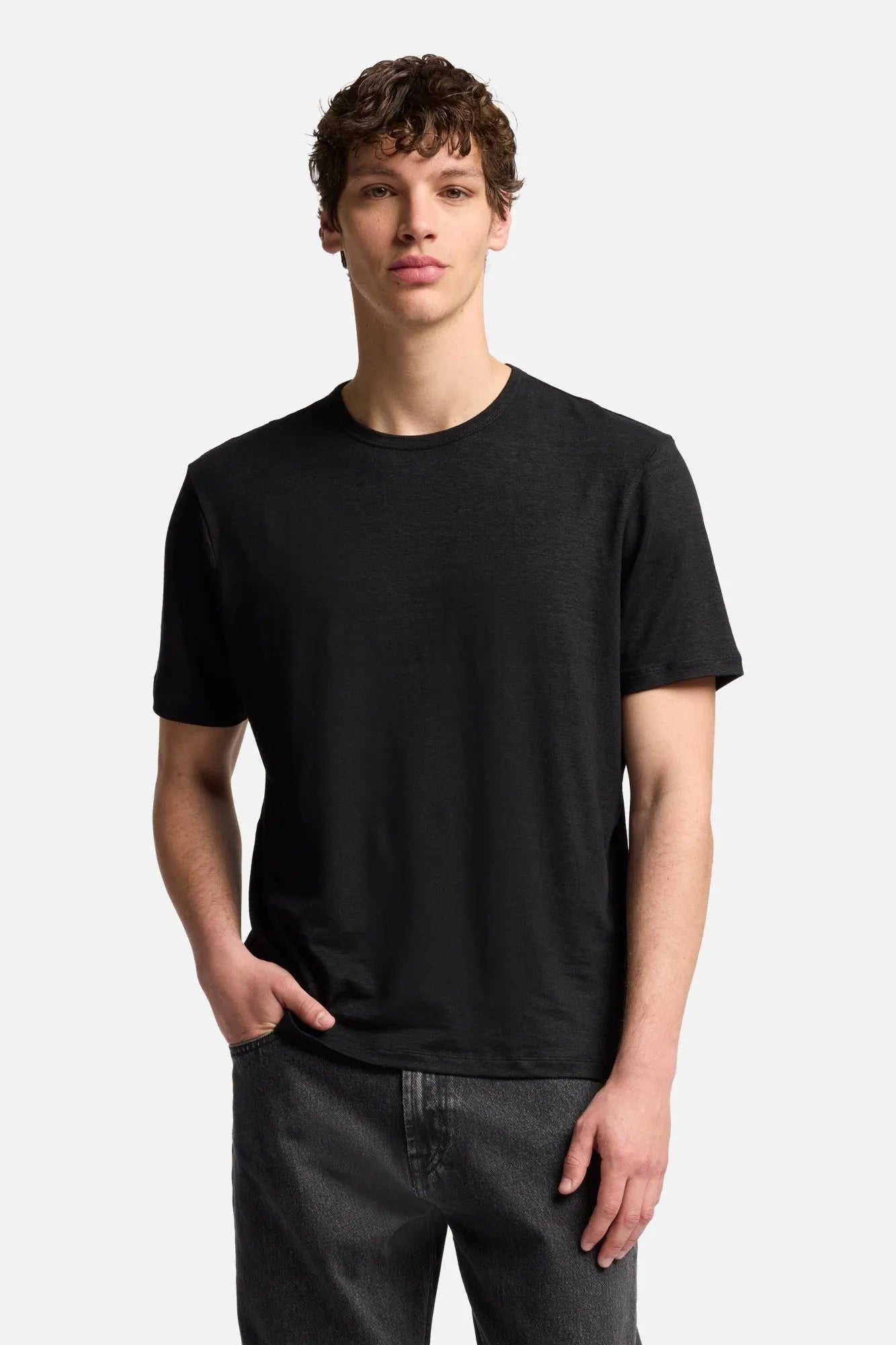 7 For All Mankind Black Men Tee in Linen SKU: 7MM70E99_1K1 Image 03