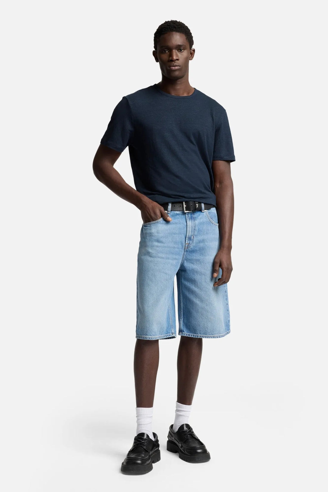 7 For All Mankind Ocean Floor Men Tee in Linen SKU: 7MM70E99_1K2 Image 02