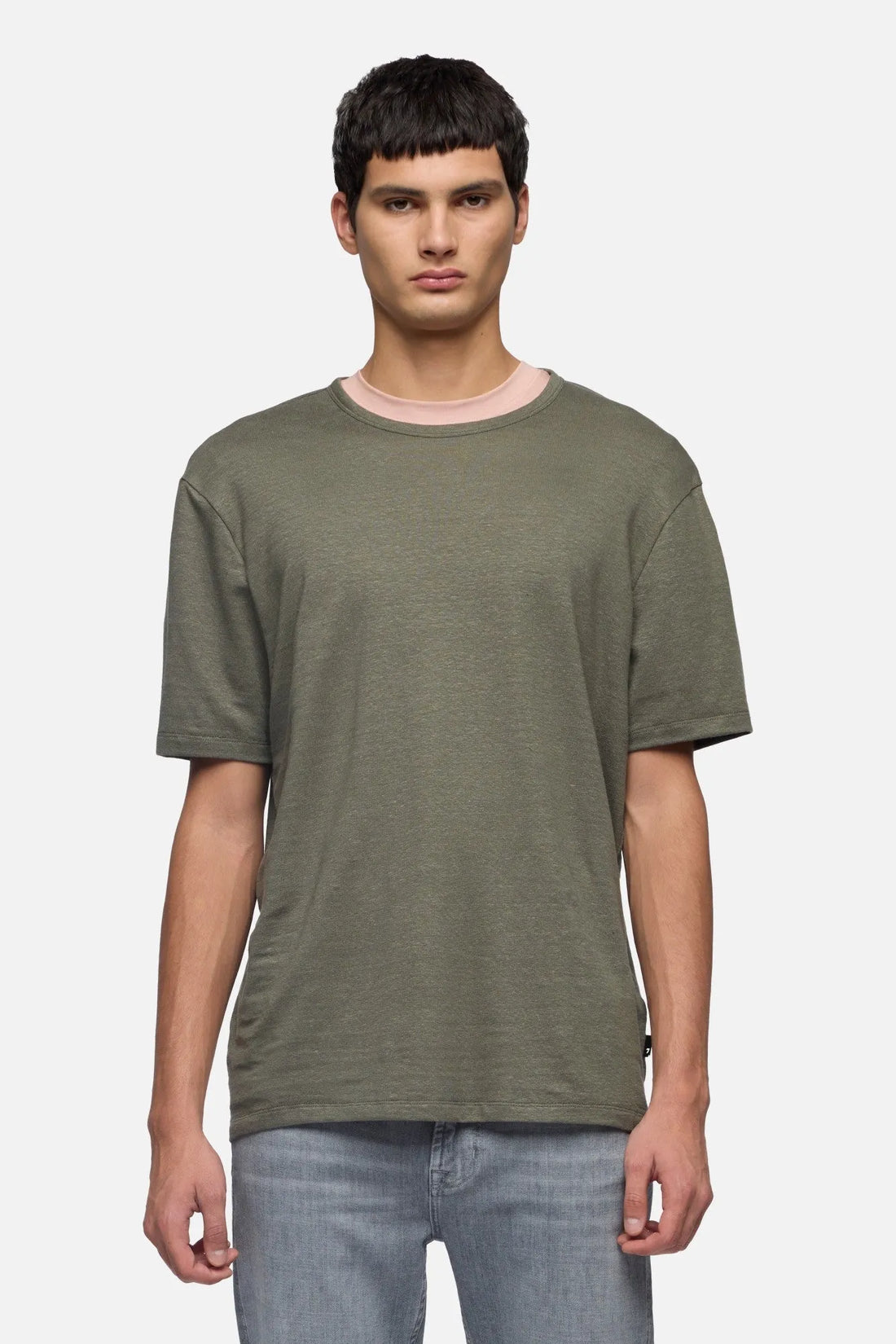 7 For All Mankind Army Men Tee in Linen Blend SKU: 7MM70E99_3FG Image 03