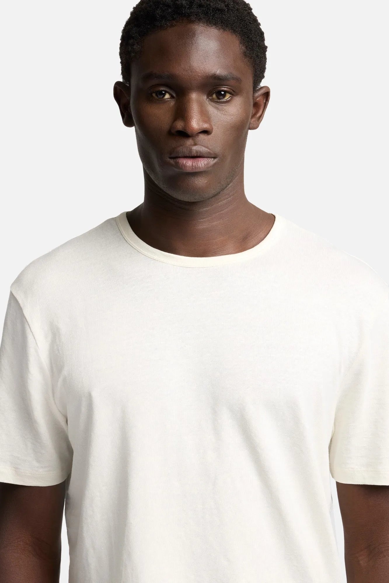 7 For All Mankind White Men Tee in Linen SKU: 7MM70E99_LWE Image 08