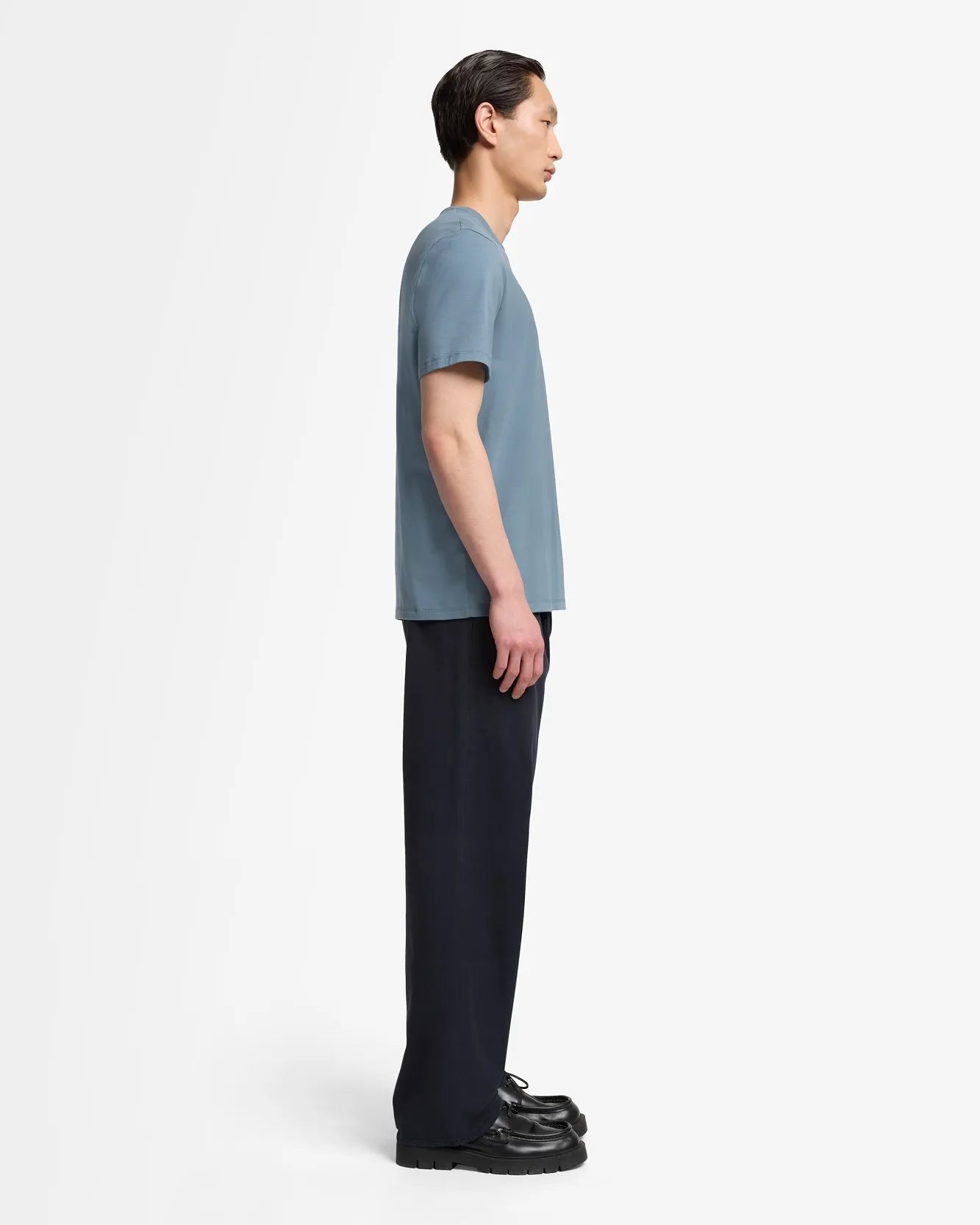 7 For All Mankind_Blue_Short Sleeve T-Shirt in Luxe Performance_7MM70F14_1VE_05