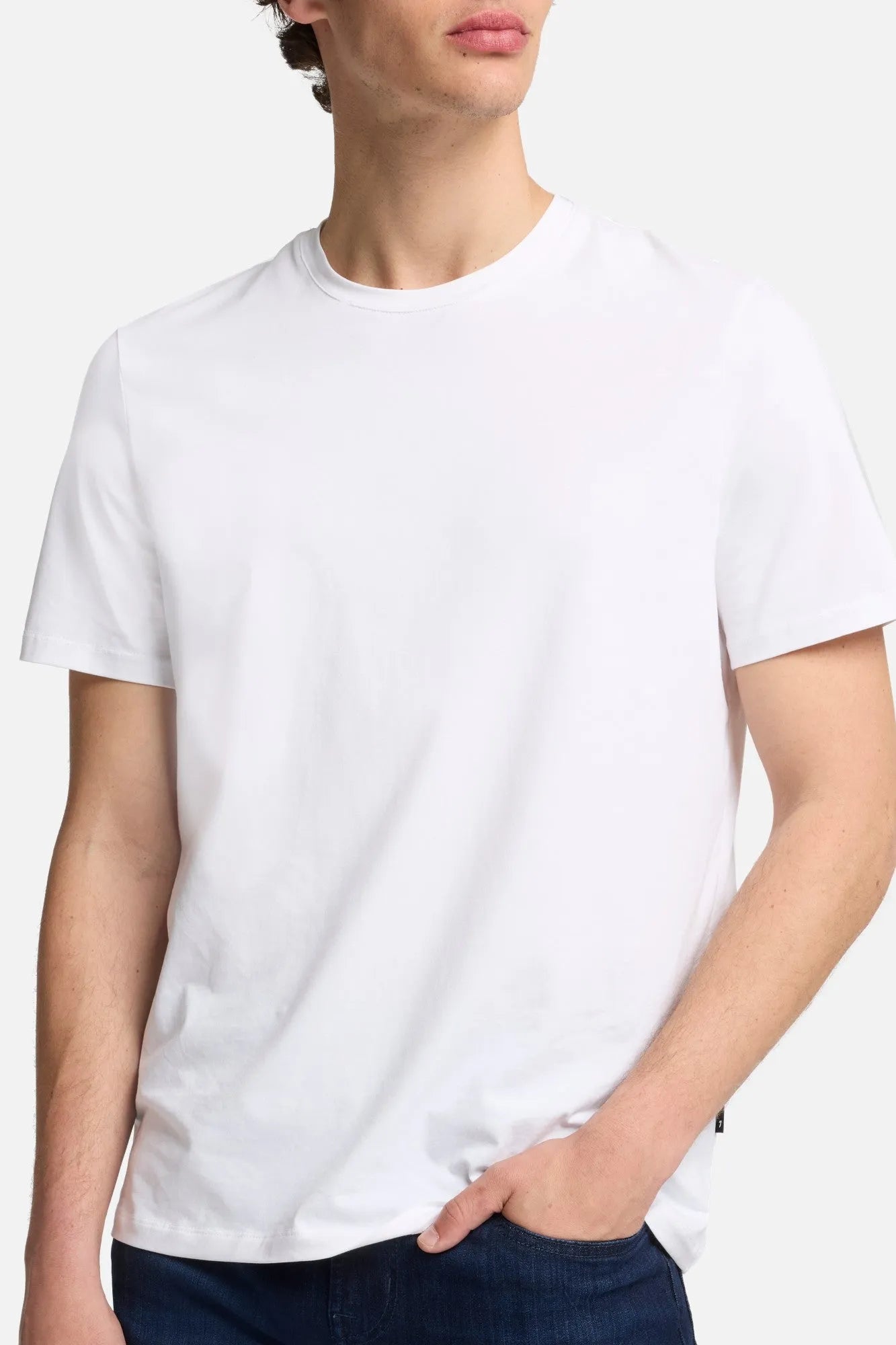 7 For All Mankind White Men Tee in Luxe Performance SKU: 7MR01237_WHT Image 04