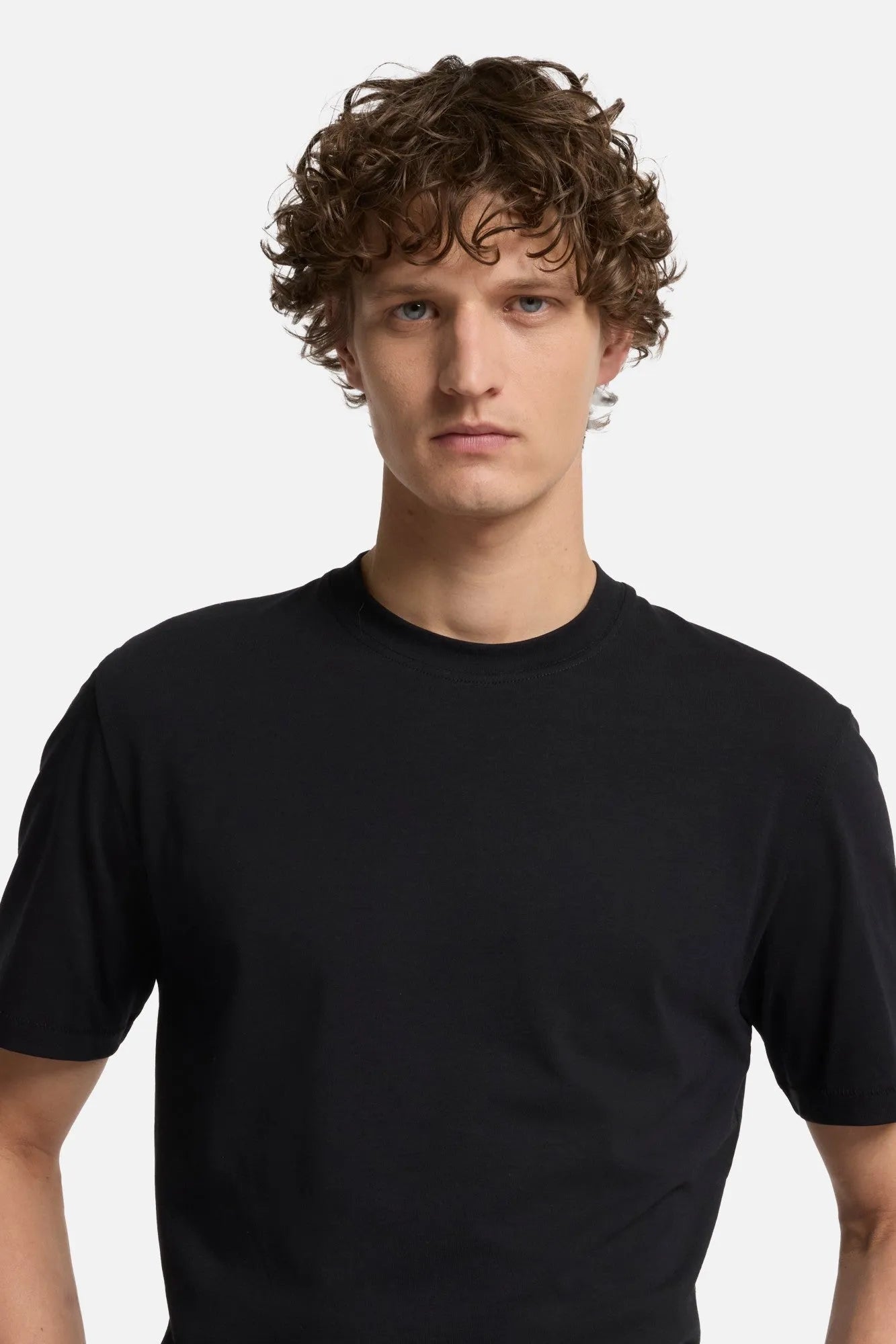 7 For All Mankind Black Men Crewneck Tee in Lyocell SKU: 7MT04J09_BLK Image 04
