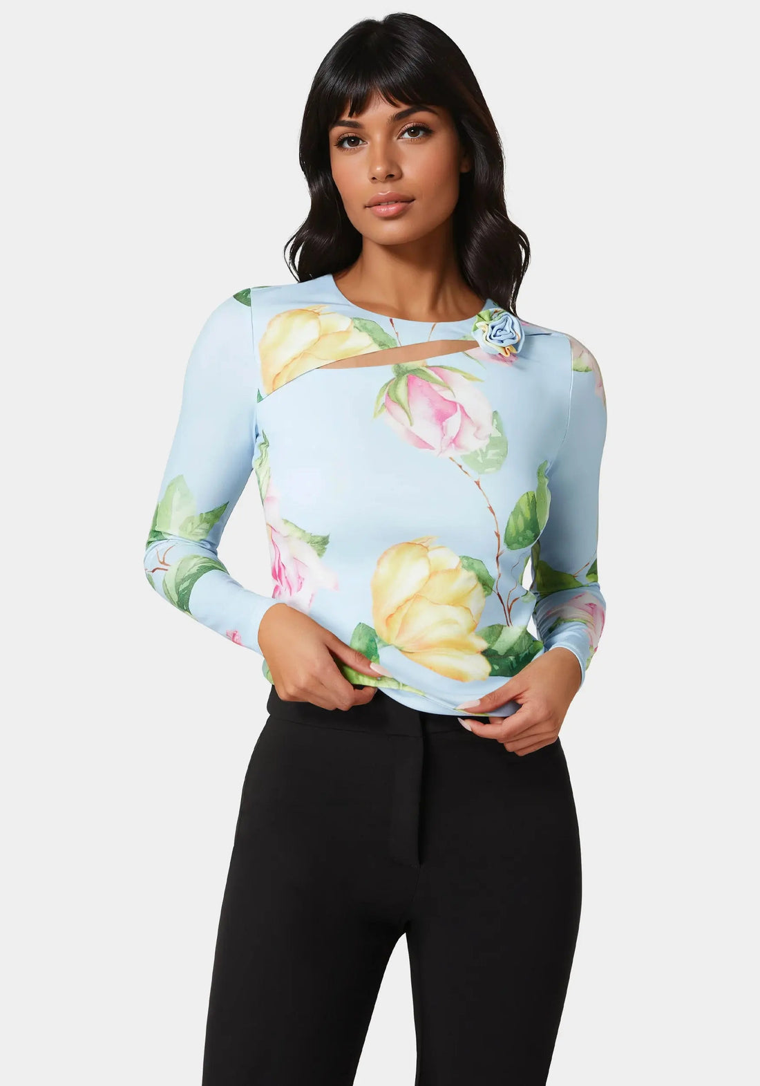 Bebe_Cut Out Flower Long Sleeve Top_7SKL0222BE_CLEAR SKY FLORAL PRINT_01