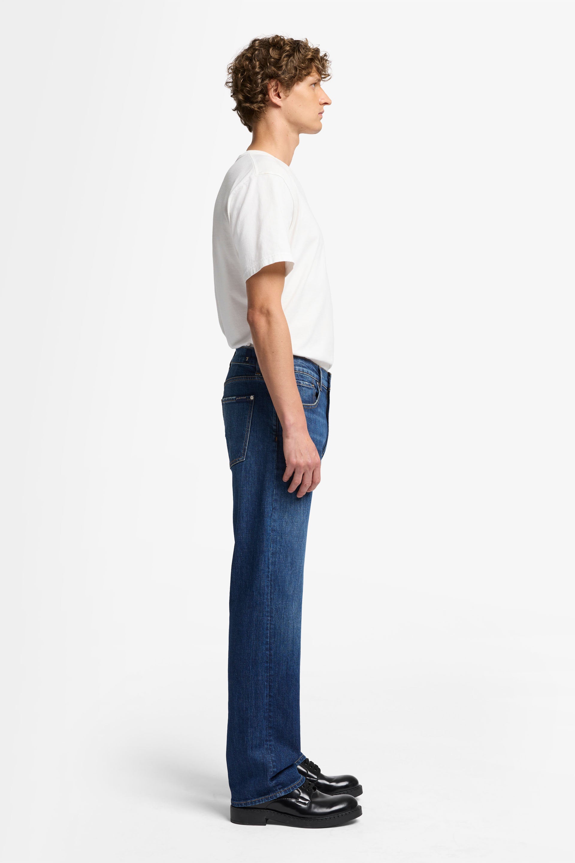 7 For All Mankind_Modern Straight Trad Blue_7T099A56-EUL_EUL_06