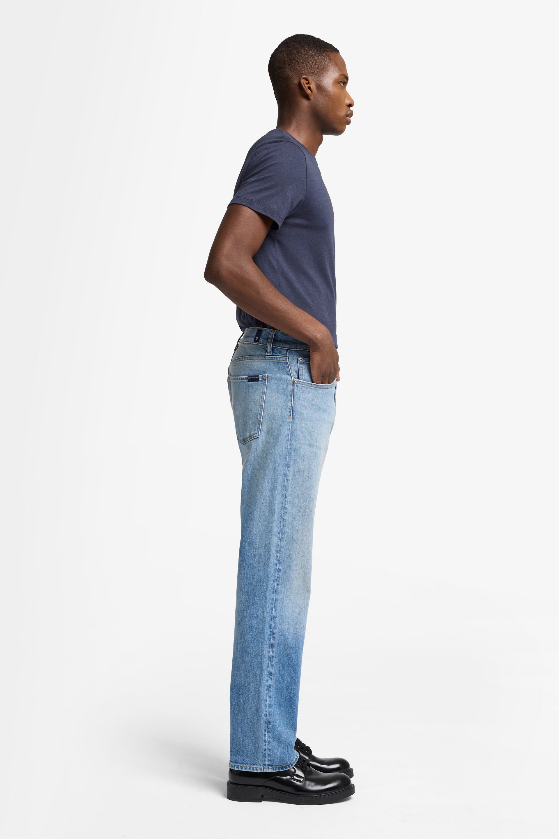 7 For All Mankind_Modern Straight Crossover_7T099A56-REV_REV_06