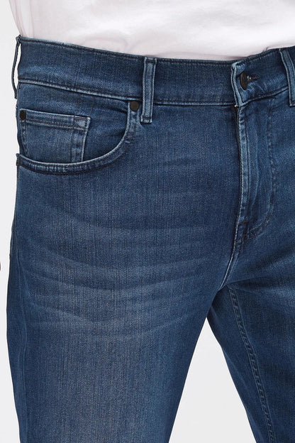 7 For All Mankind_Mid Blue_Standard in Luxe Performance_7T519A23_MID_06
