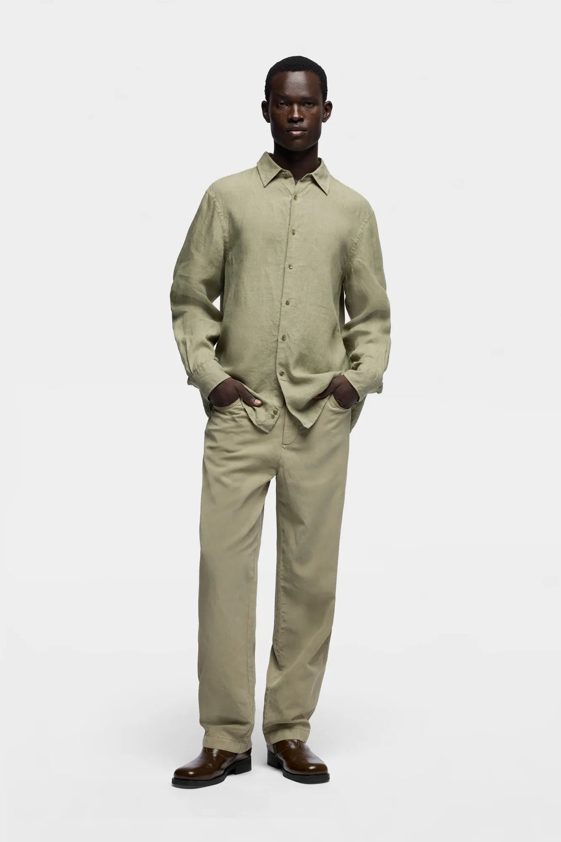 7 For All Mankind Army Men Hybrid Jogger in Linen Blend SKU: 7TBY0E41_ARM Image 01