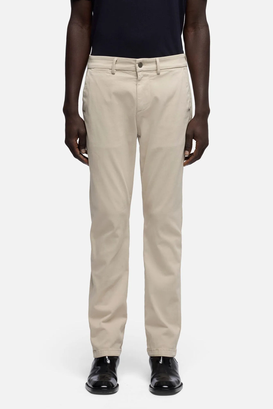 7 For All Mankind Oat Men Slimmy Chino in Luxe Performance Sateen SKU: 7TC50T49_3BP Image 03