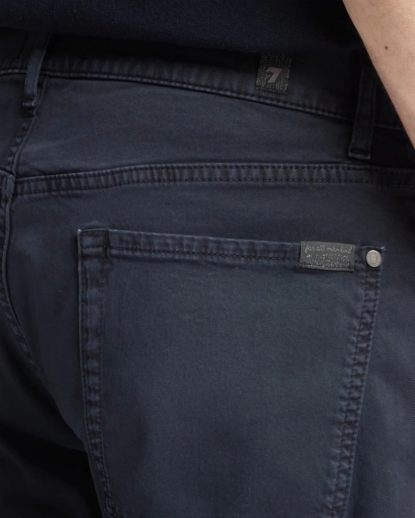 7 For All Mankind_Deep Navy_THE STRAIGHT in Luxe Performance Sateen_7TE70E45_1DA_03