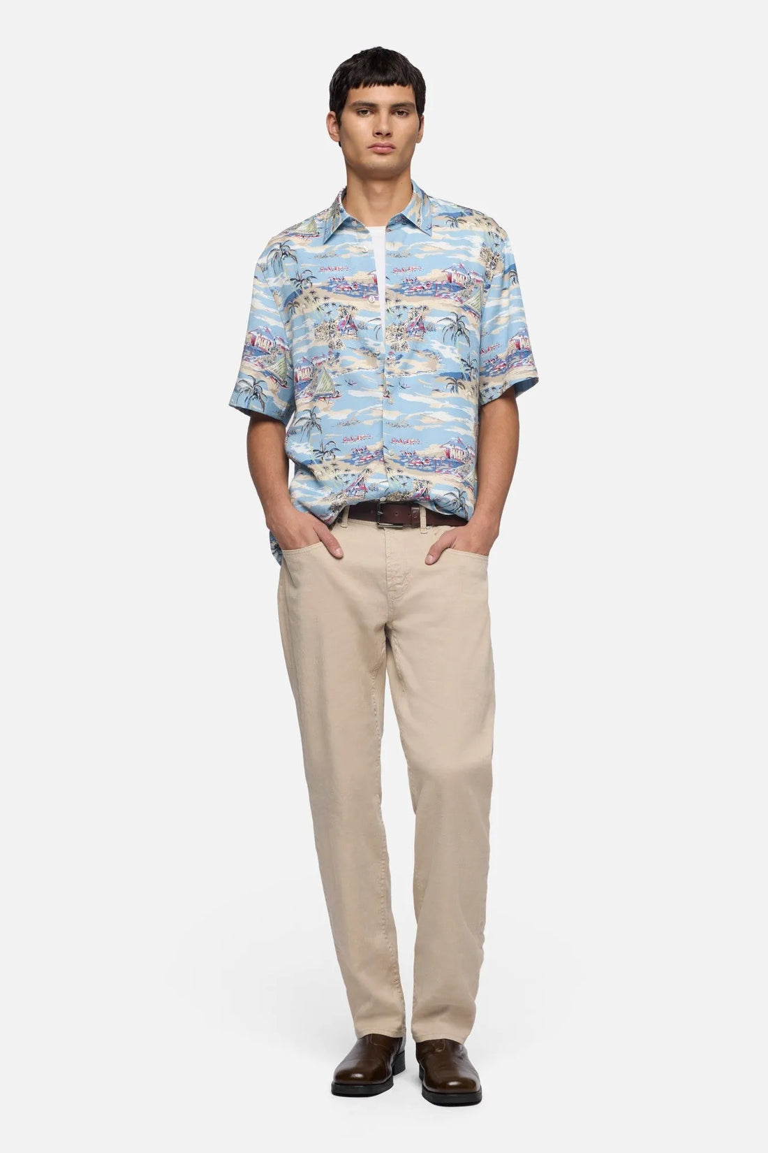 7 For All Mankind Oat Men The Straight in Denim Linen SKU: 7TE70G06_3BK Image 02