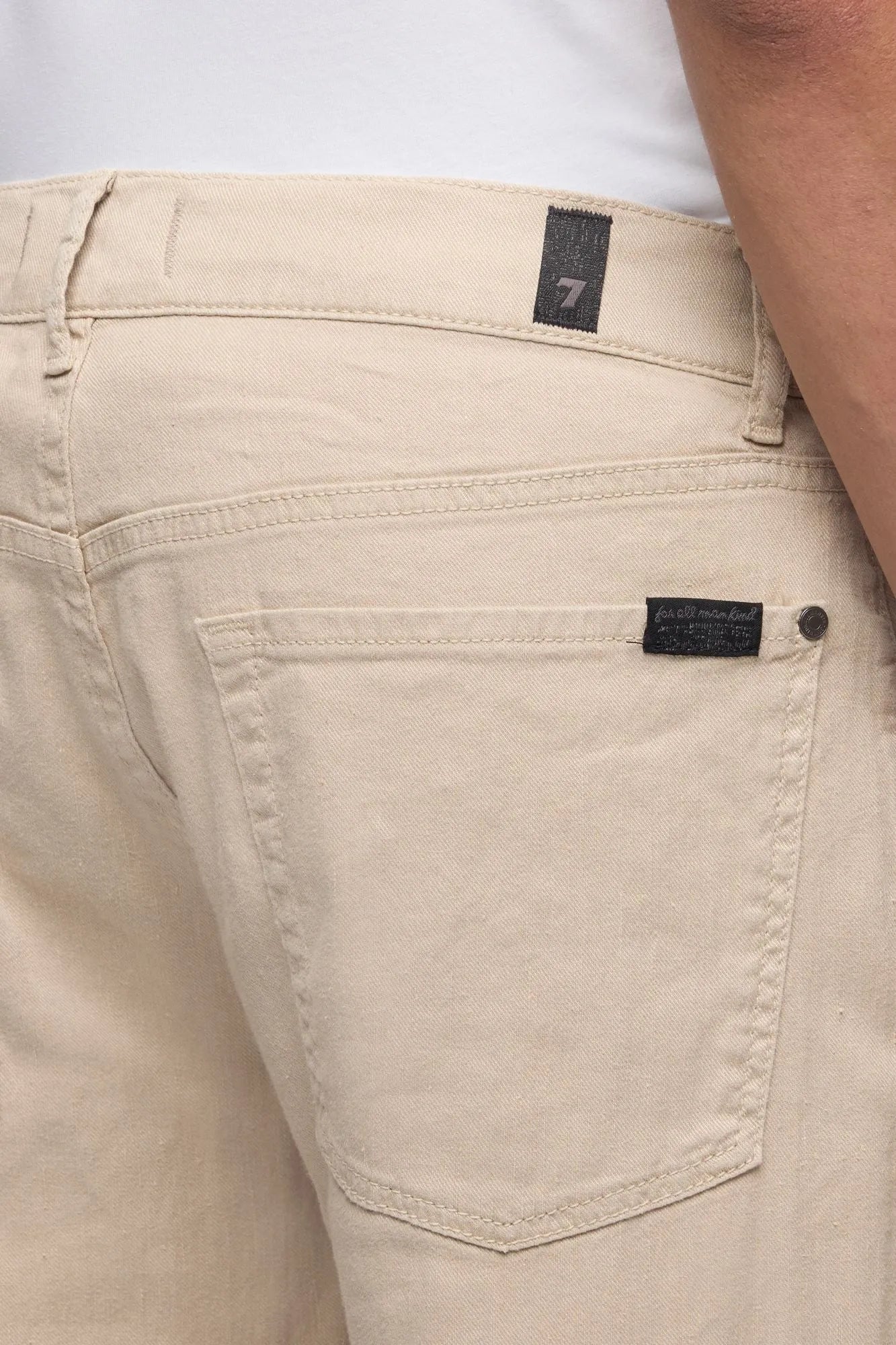 7 For All Mankind Oat Men The Straight in Denim Linen SKU: 7TE70G06_3BK Image 04