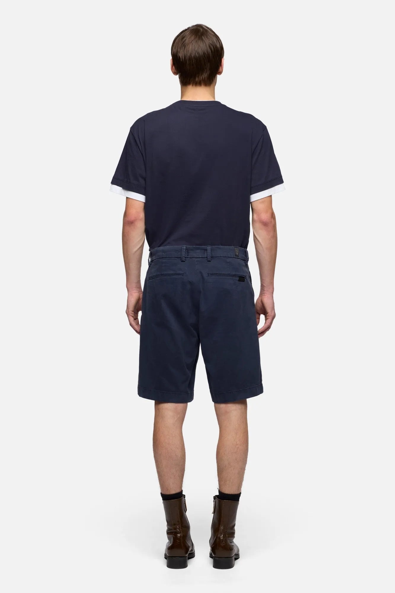 7 For All Mankind Ocean Men Chino Short in Luxe Performance Sateen SKU: 7TI70E45_3A4 Image 05