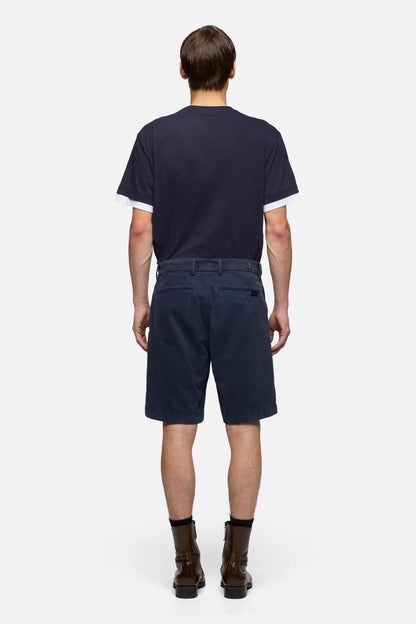 7 For All Mankind Ocean Men Chino Short in Luxe Performance Sateen SKU: 7TI70E45_3A4 Image 05