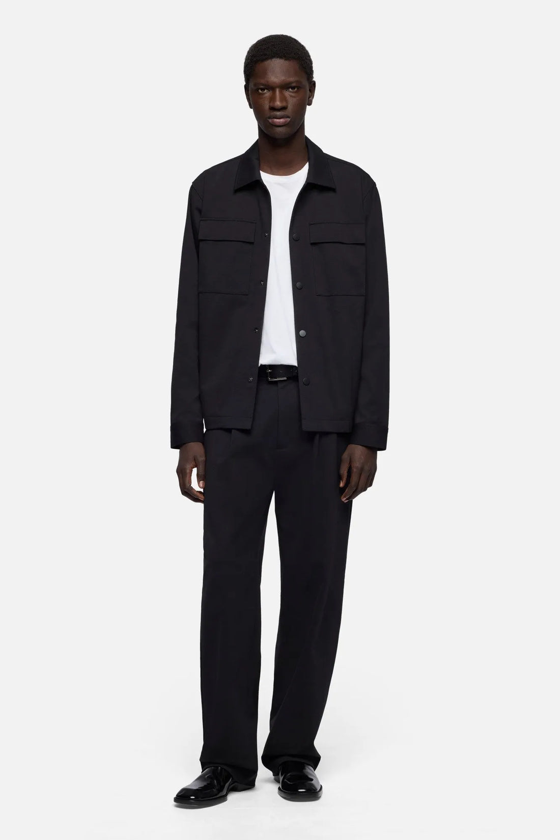 7 For All Mankind Black Men Pleated Trouser in Luxe Performance Knit SKU: 7TY50E23_BKN Image 02