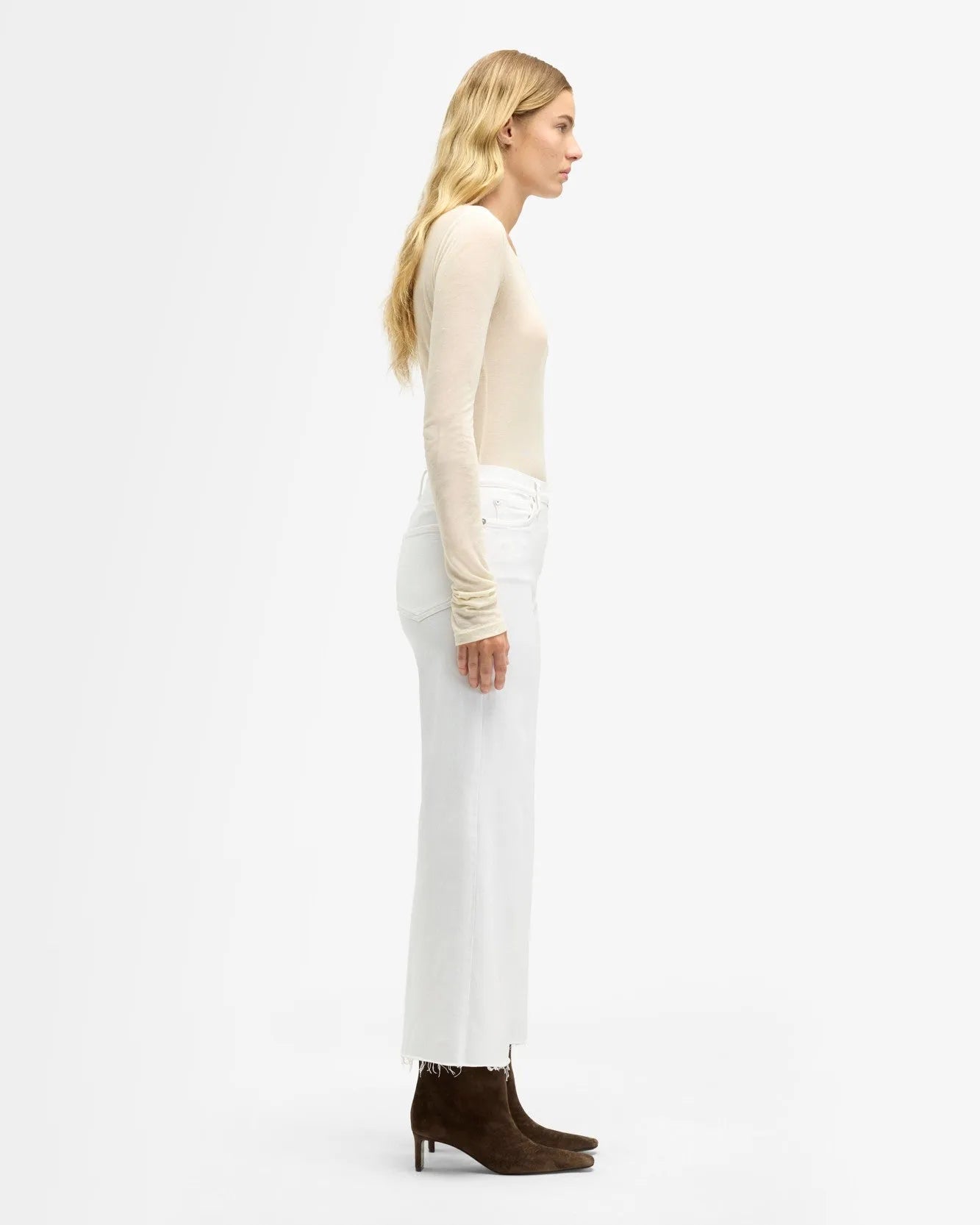 7 For All Mankind_White_Luxe Vintage Ultra High Rise Cropped Jo_7U498549_SL6_04