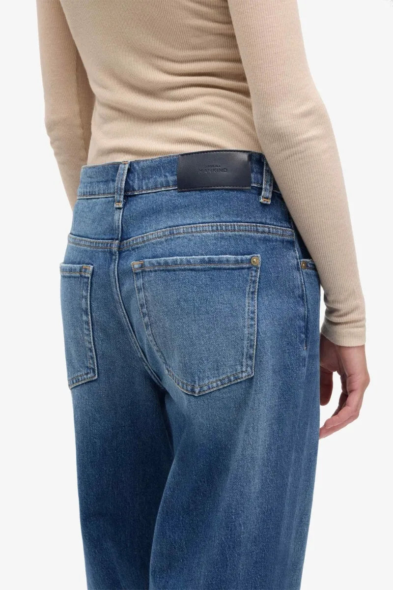 7 For All Mankind_Mid Blue_STOVEPIPE STRAIGHT_7U4N0C65_EP1_03