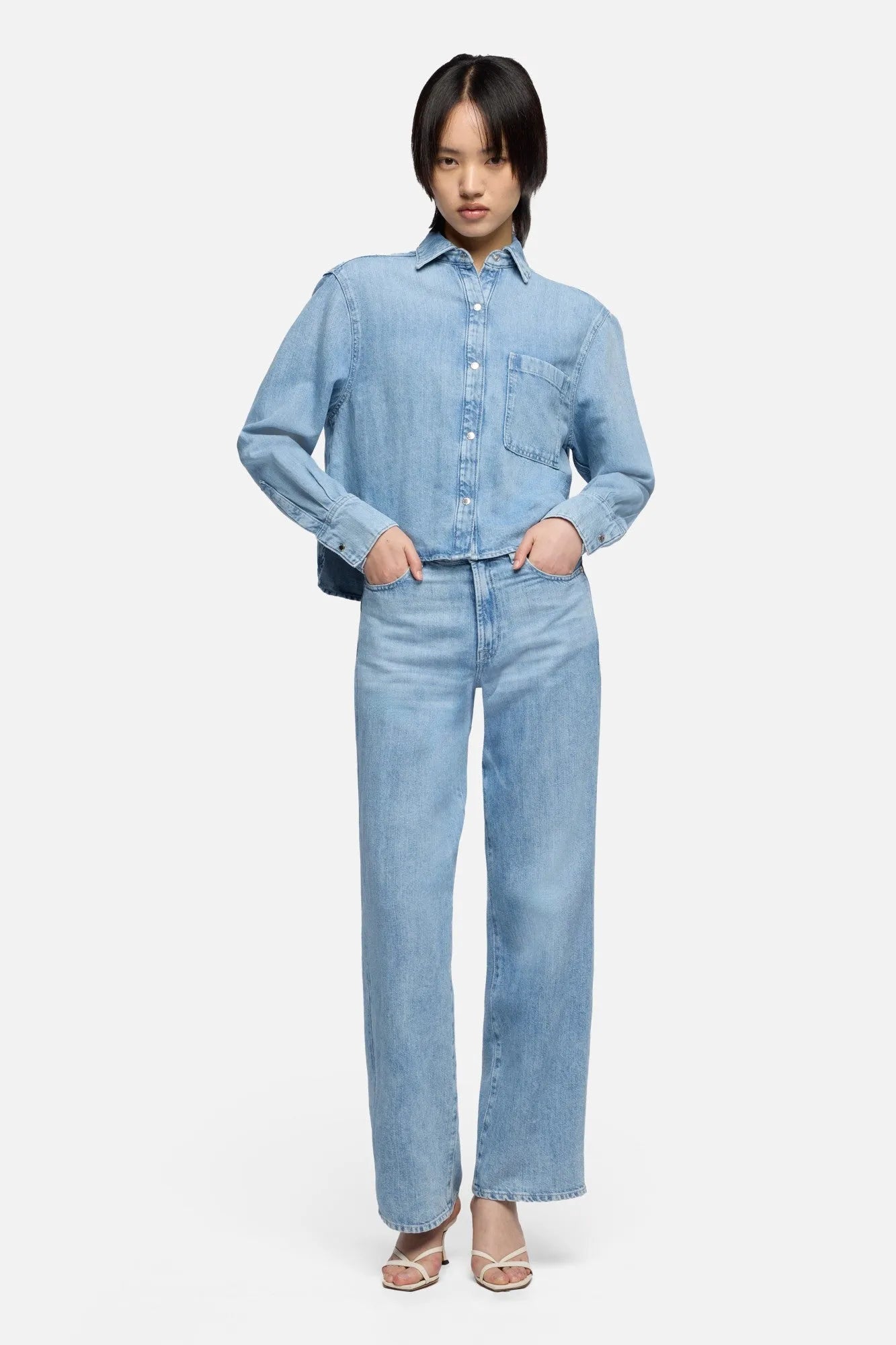 7 For All Mankind Iris Women Stovepipe Straight in Indigo Linen SKU: 7U4N0U03_IRI Image 02