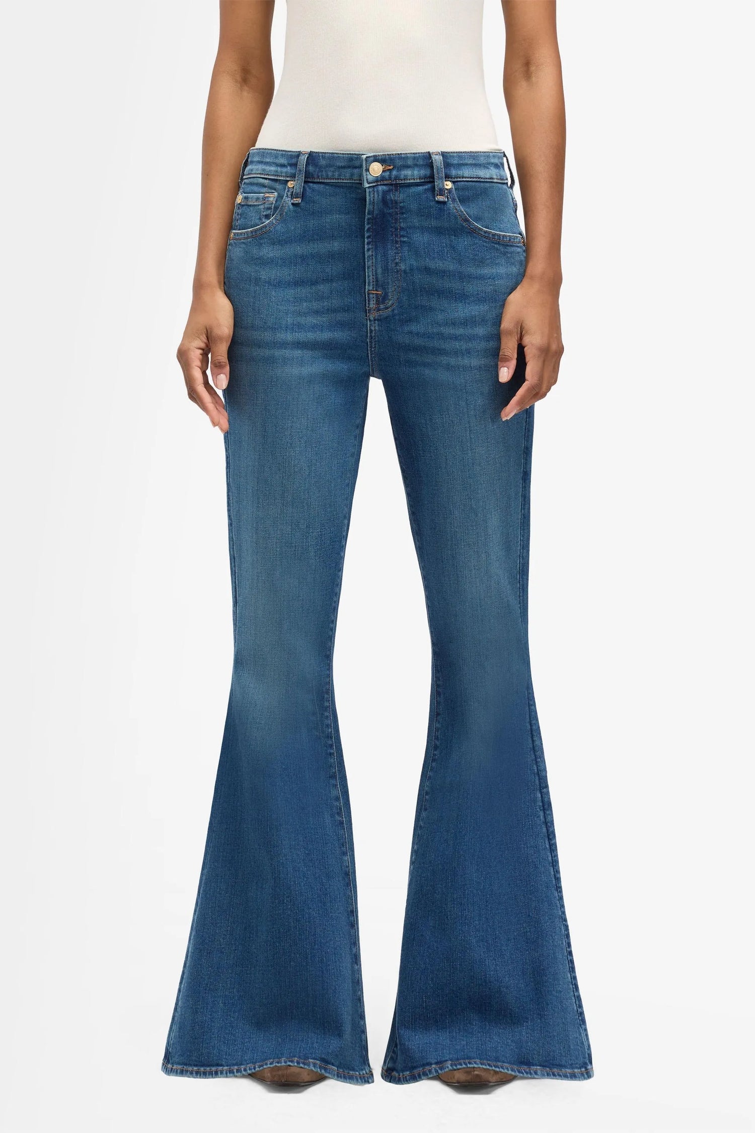 7 For All Mankind_Mid Blue_THE BELL in Slim Illusion_7U4W0C12_1ZT_02
