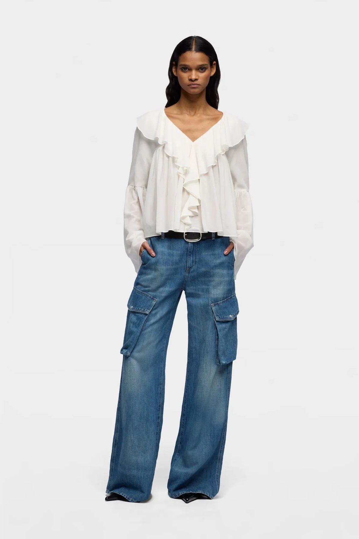 7 For All Mankind Mid Blue Women Cargo Lotta in Indigo Linen SKU: 7UCM0U03_3NN Image 01
