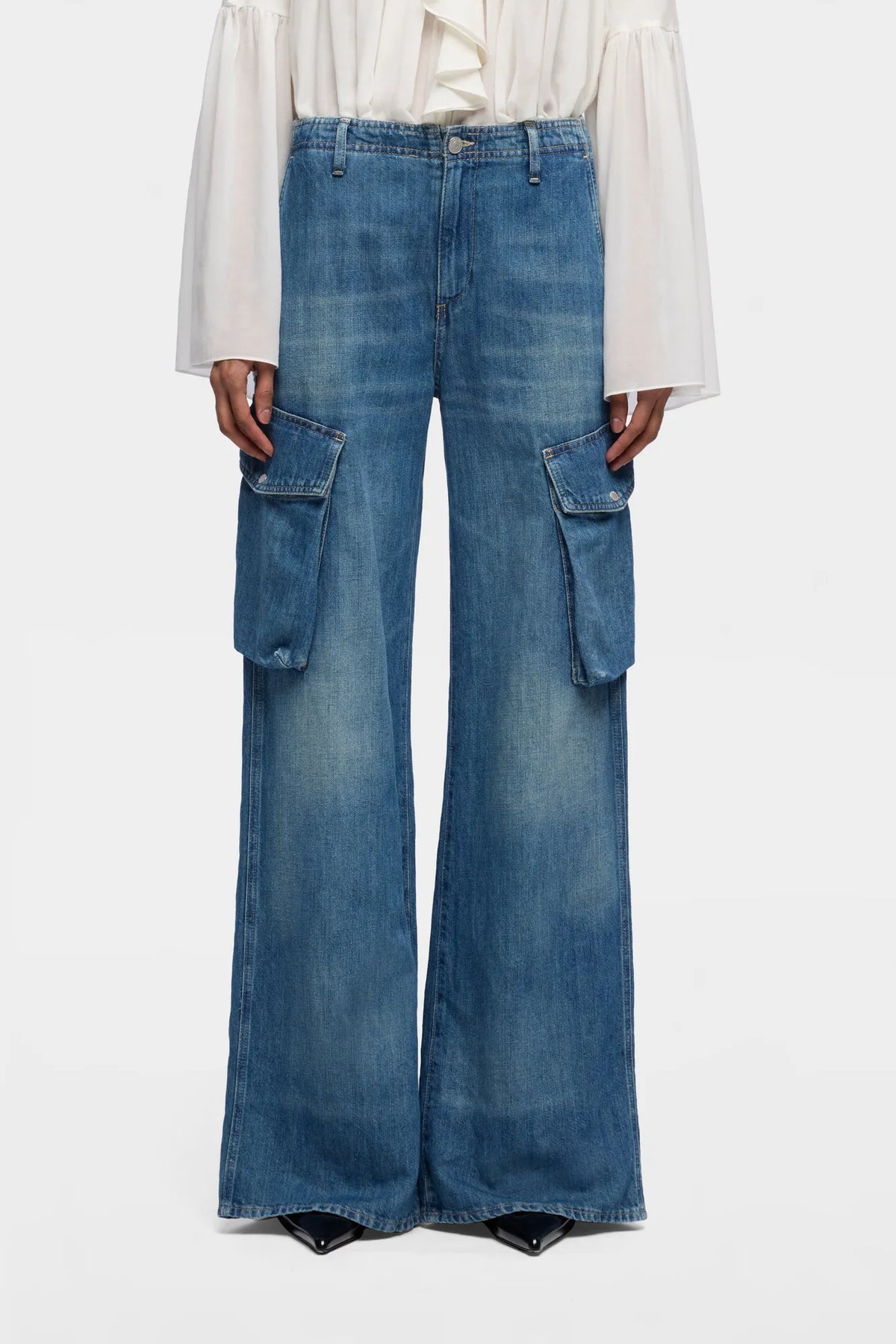 7 For All Mankind Mid Blue Women Cargo Lotta in Indigo Linen SKU: 7UCM0U03_3NN Image 02