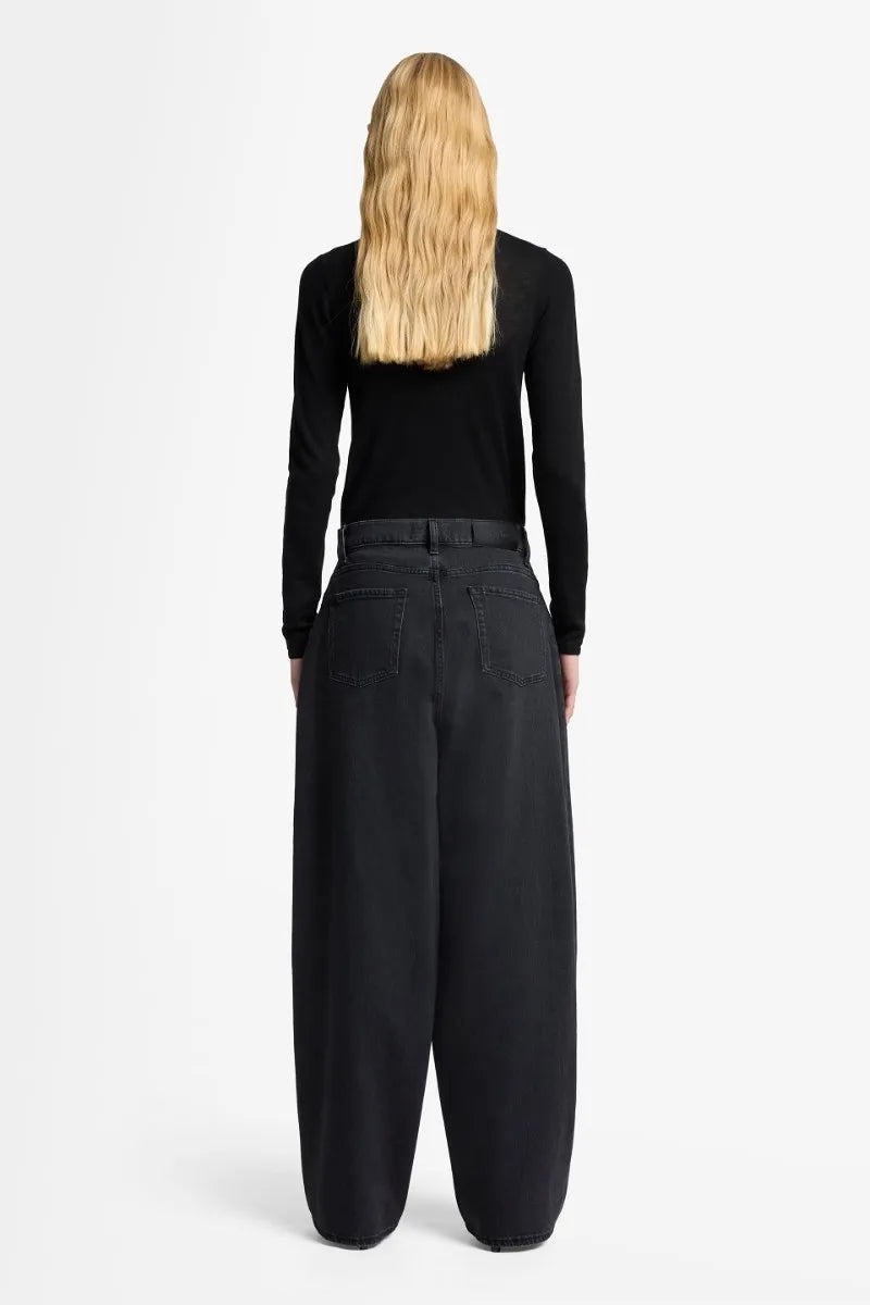 7 For All Mankind_Black_Balloon_7UF50C31_1O3_04