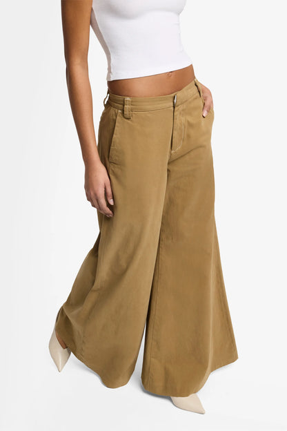 7 For All Mankind_Beige_Willow Trouser in Comfort Twill_7UJ50E39_1A8_02