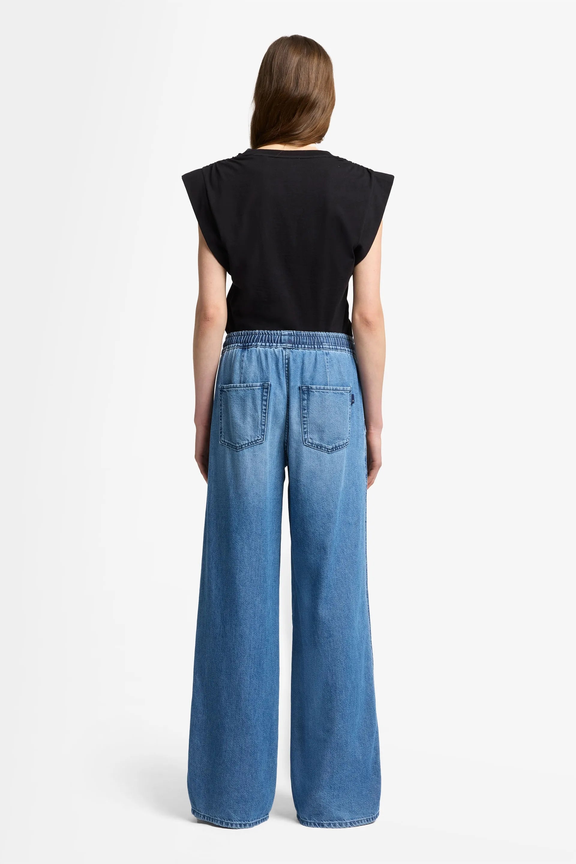 7 For All Mankind_Mid Blue_Pull on Wide Leg Weightless Denim_7UL00E38_1BB_04