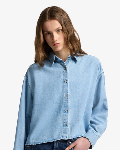 7 For All Mankind_Mid Blue_Weightless Denim Nina Cropped Shirt_7UL10E38_1BA_03