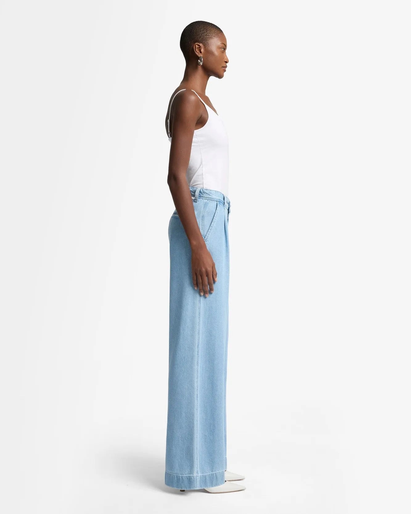 7 For All Mankind_Mid Blue_Weightless Denim Pleated Trouser_7UL30E38_1BA_05