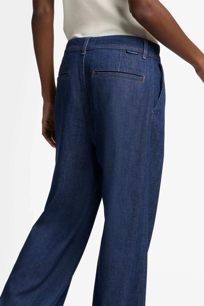 7 For All Mankind_Dark Blue_Pleated Trouser in Weightless_7UL30R70_1A9_02