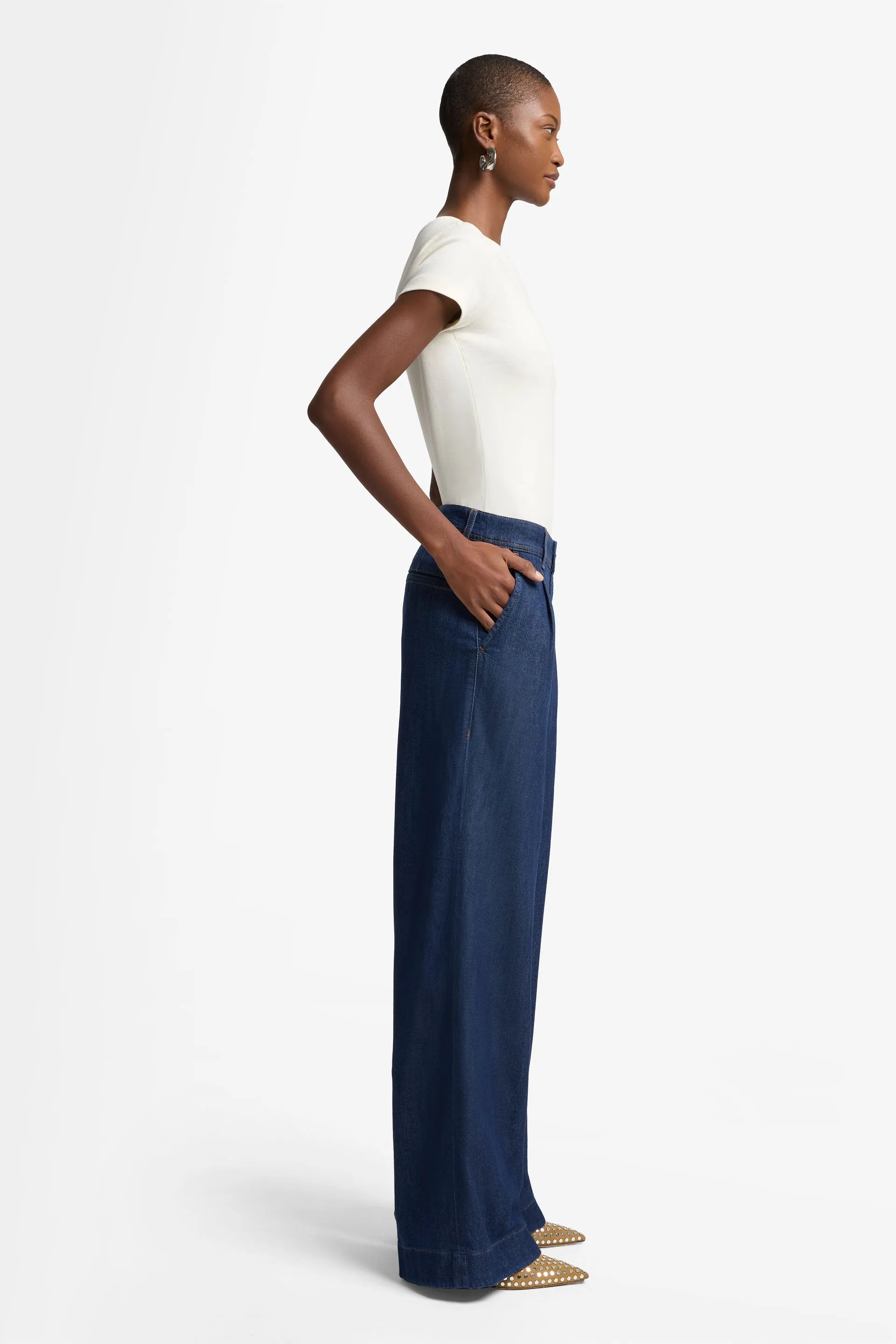 7 For All Mankind_Dark Blue_Pleated Trouser in Weightless_7UL30R70_1A9_04