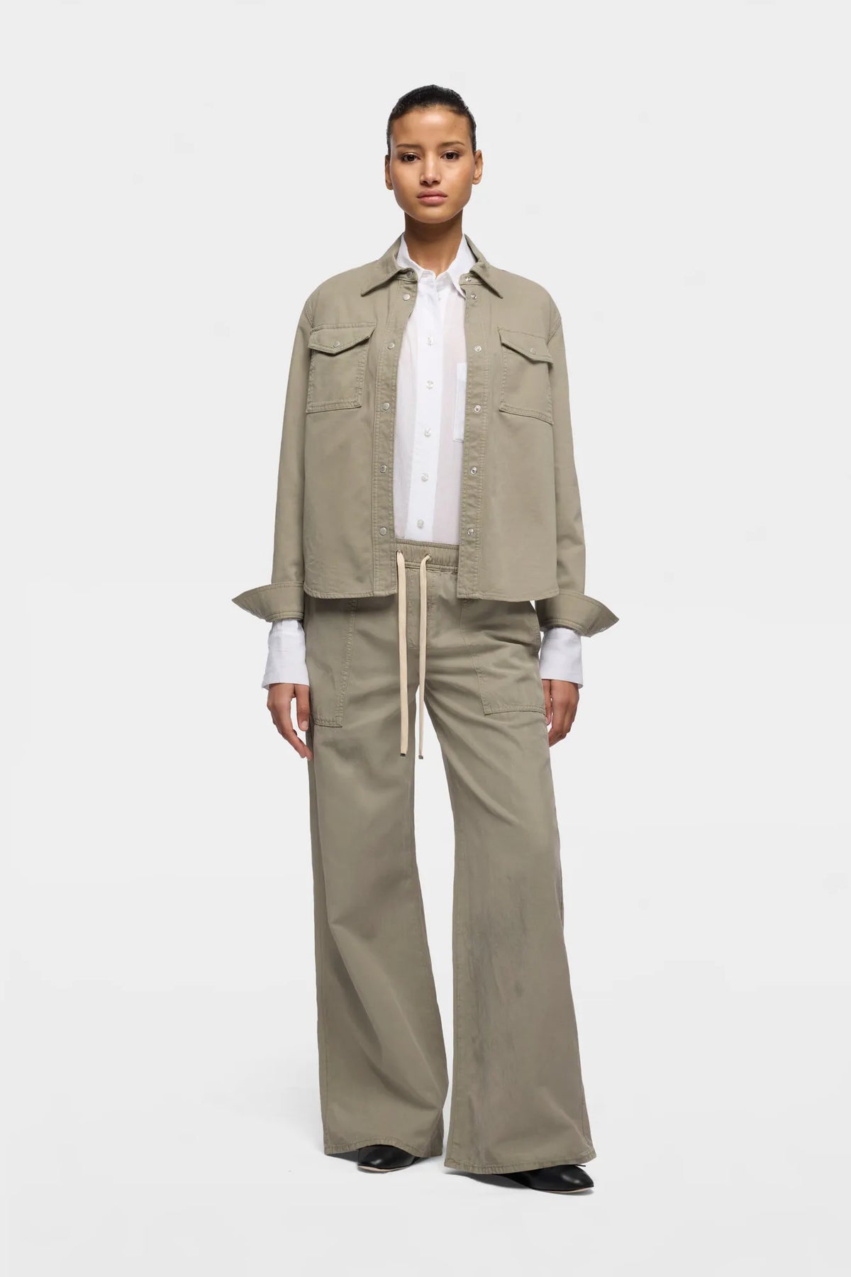 7 For All Mankind Military Women Classic Shirt in Comfort Twill SKU: 7UR90E39_3O8 Image 01