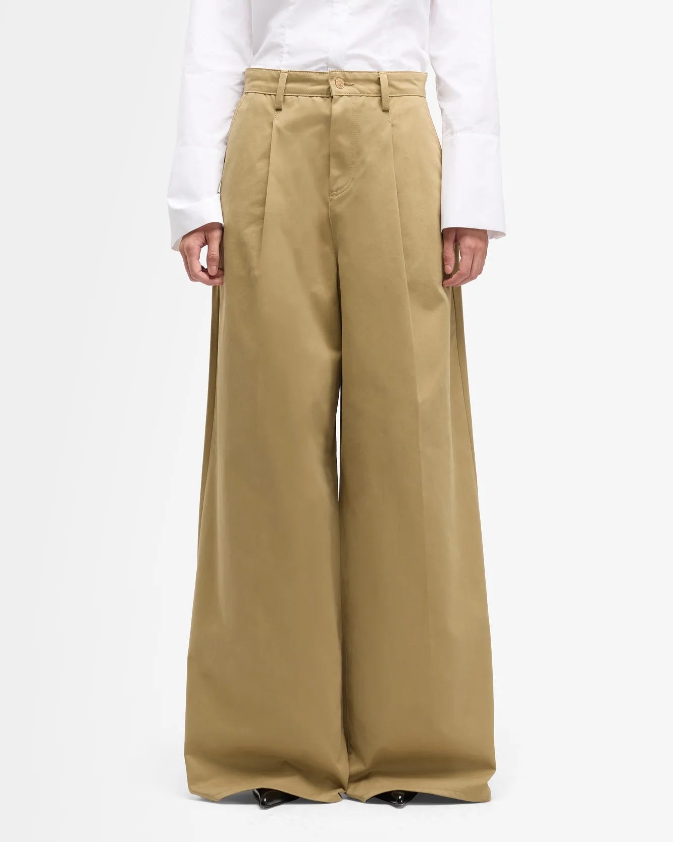 7 For All Mankind_Beige_Pleated Wide Trouser in Comfort Twill_7UX20F07_1A8_02