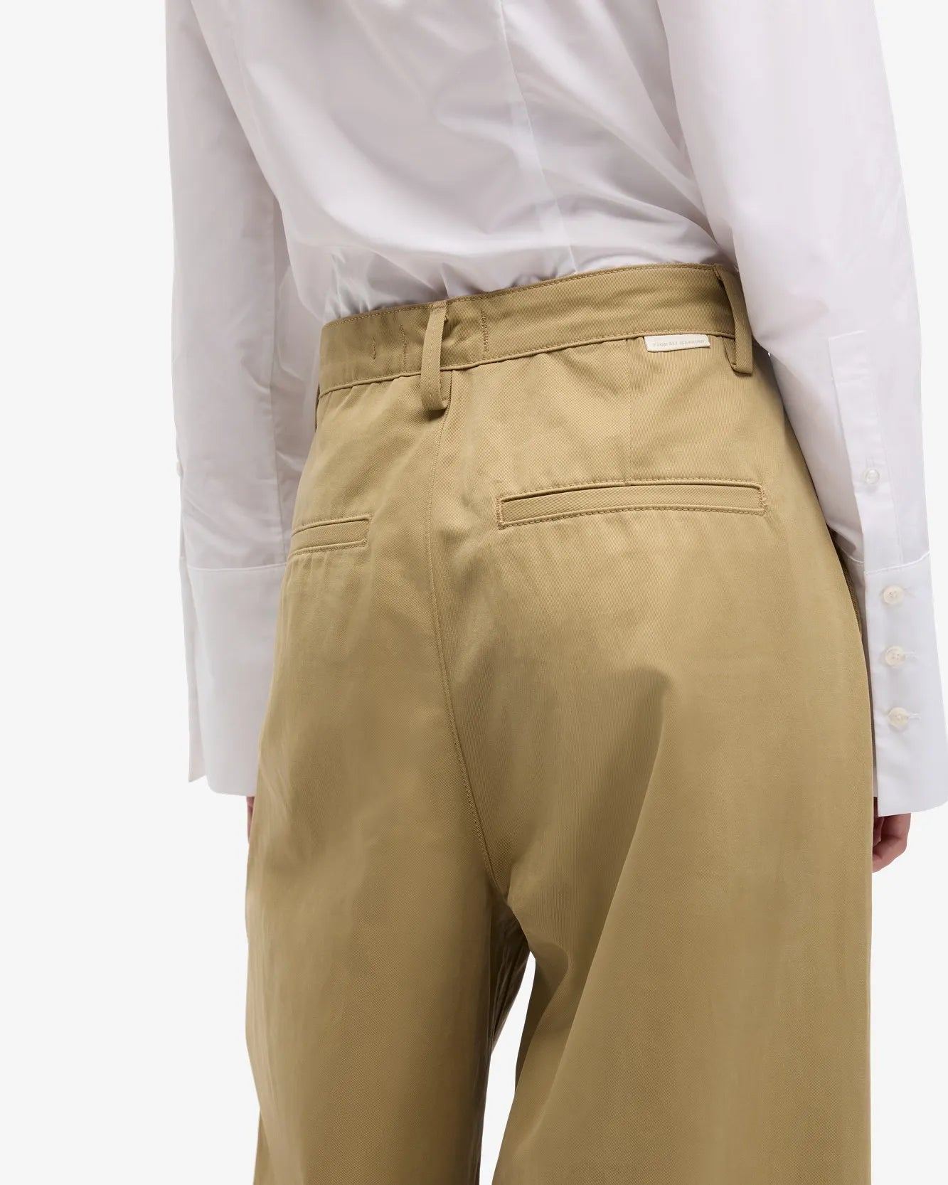 7 For All Mankind_Beige_Pleated Wide Trouser in Comfort Twill_7UX20F07_1A8_03