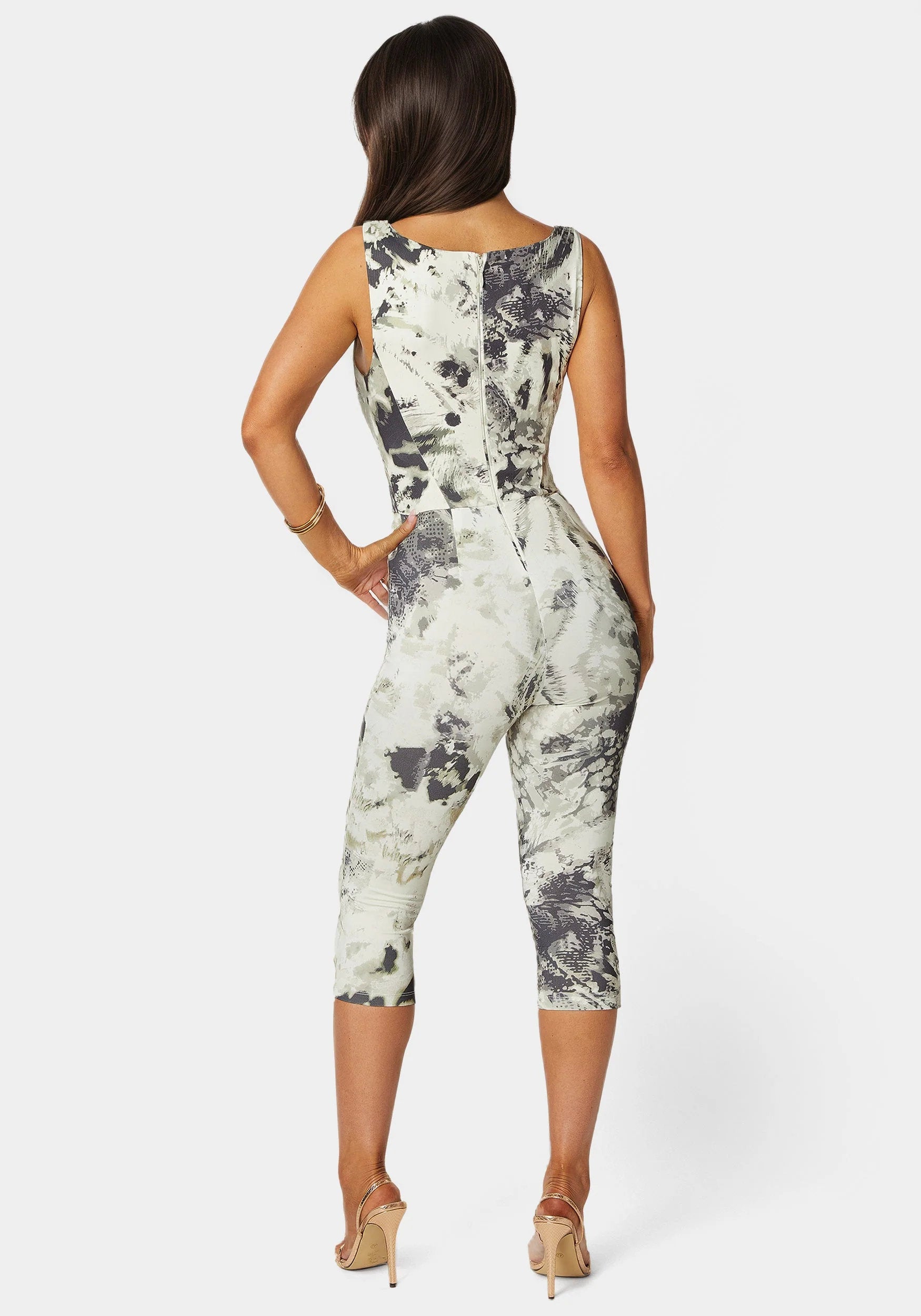 Bebe_Open Neck Capri Catsuit_7skg0169be_Jungle Bloom Print_03