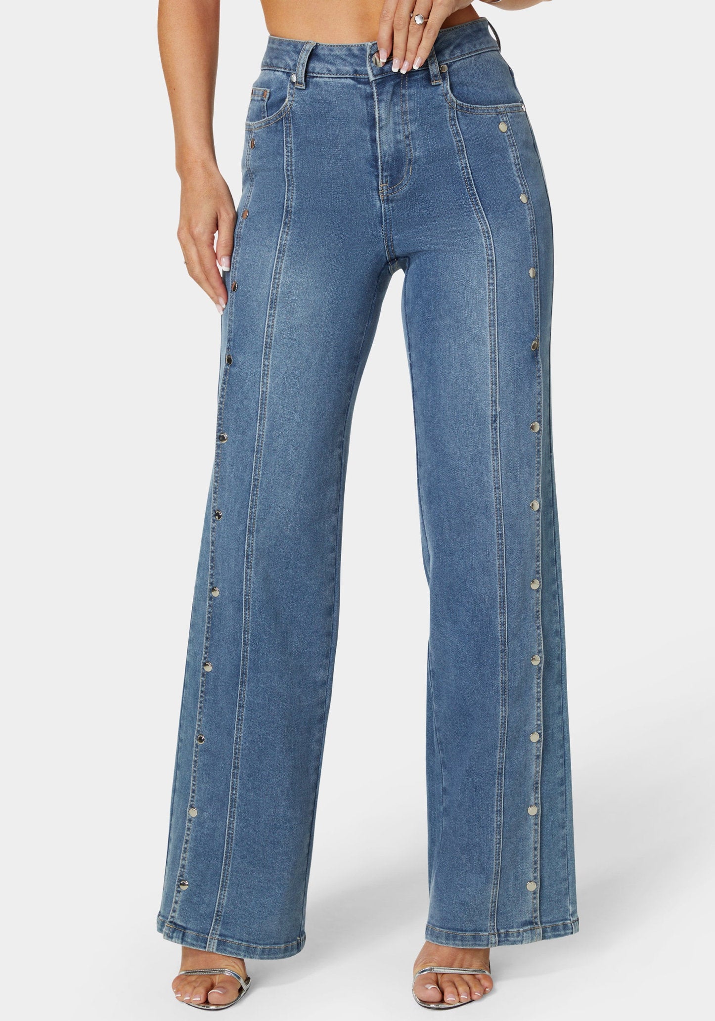 Bebe_High Waist Snap Detail Wide Leg Jeans_7swd0191be_Iconic Blue Wash_02
