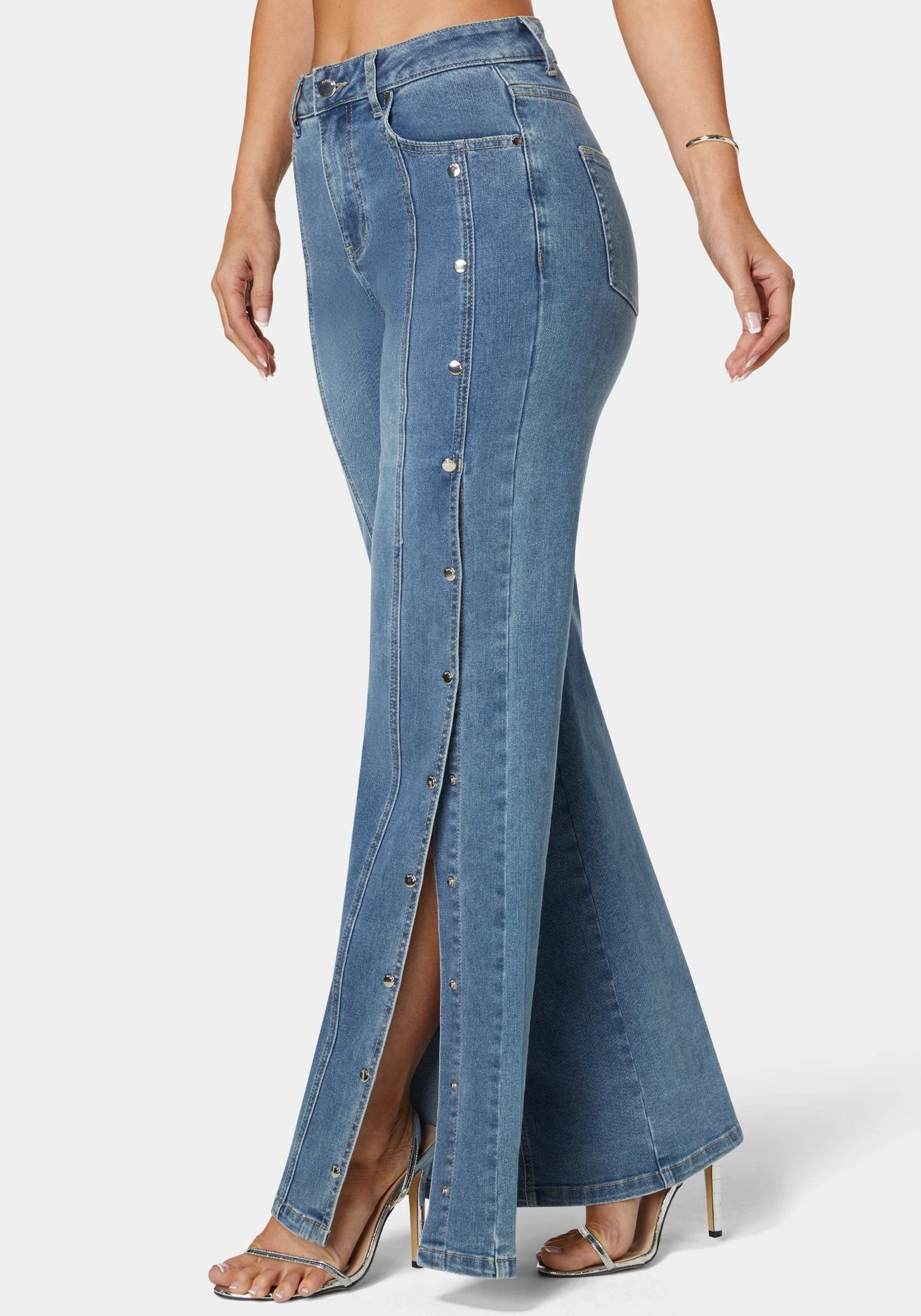 Bebe_High Waist Snap Detail Wide Leg Jeans_7swd0191be_Iconic Blue Wash_03