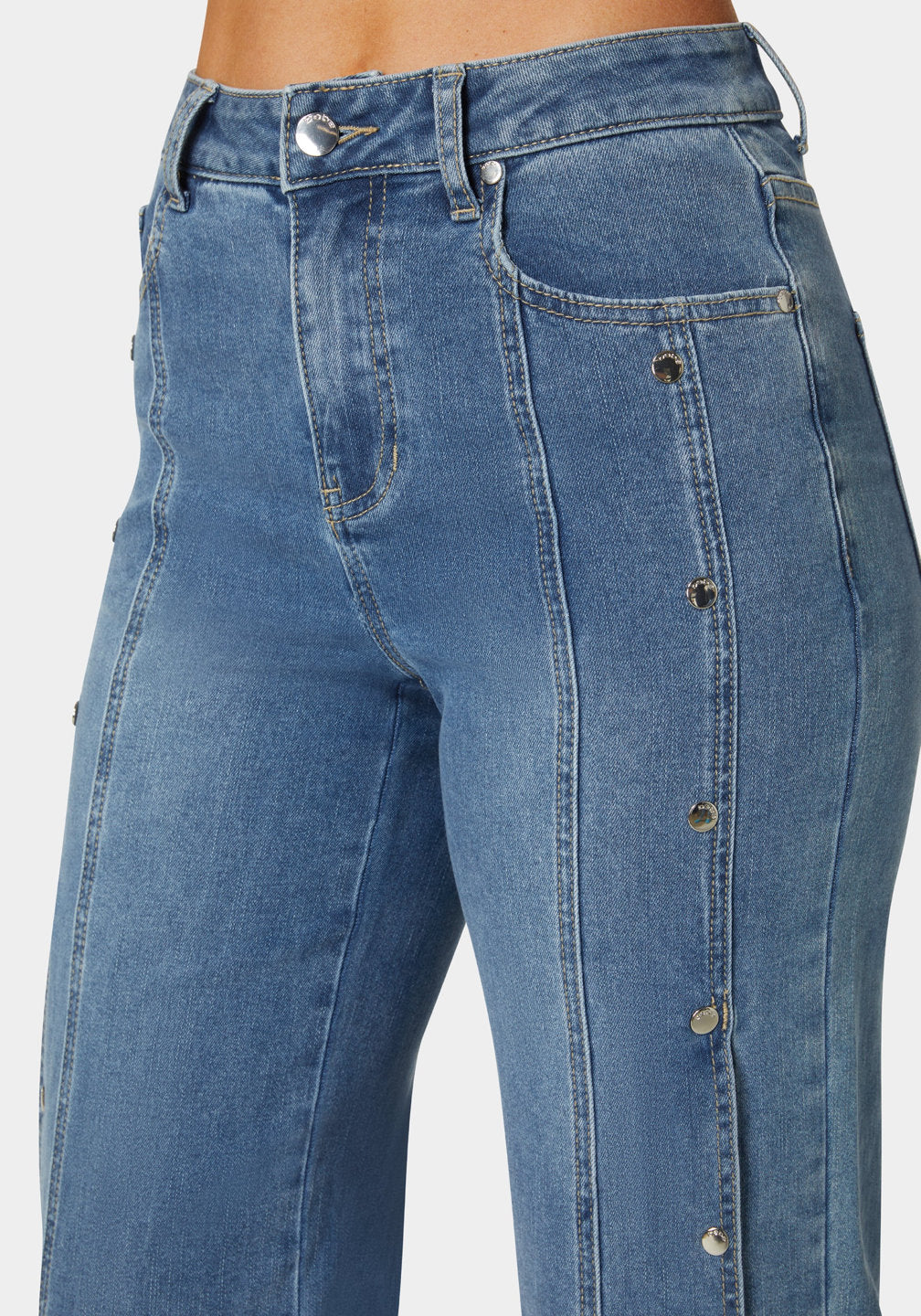 Bebe_High Waist Snap Detail Wide Leg Jeans_7swd0191be_Iconic Blue Wash_05