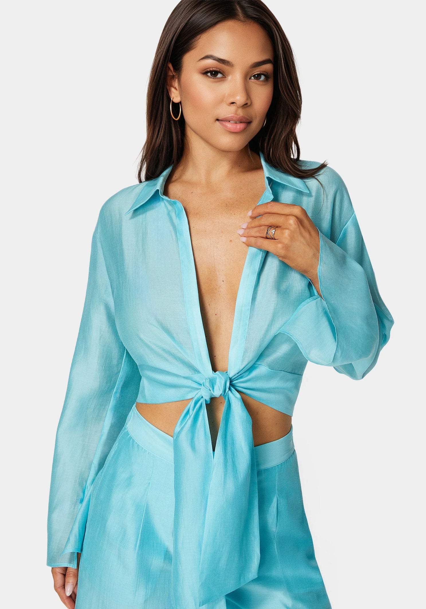 Bebe_Front Tie Flowy Blouse_7swl0228be_Ipanema_04
