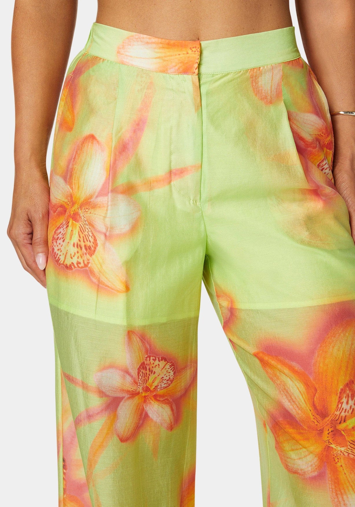 Bebe_High Waist Wide Leg Pull on Pant_7swp0357be_Orchid Splash Print_04