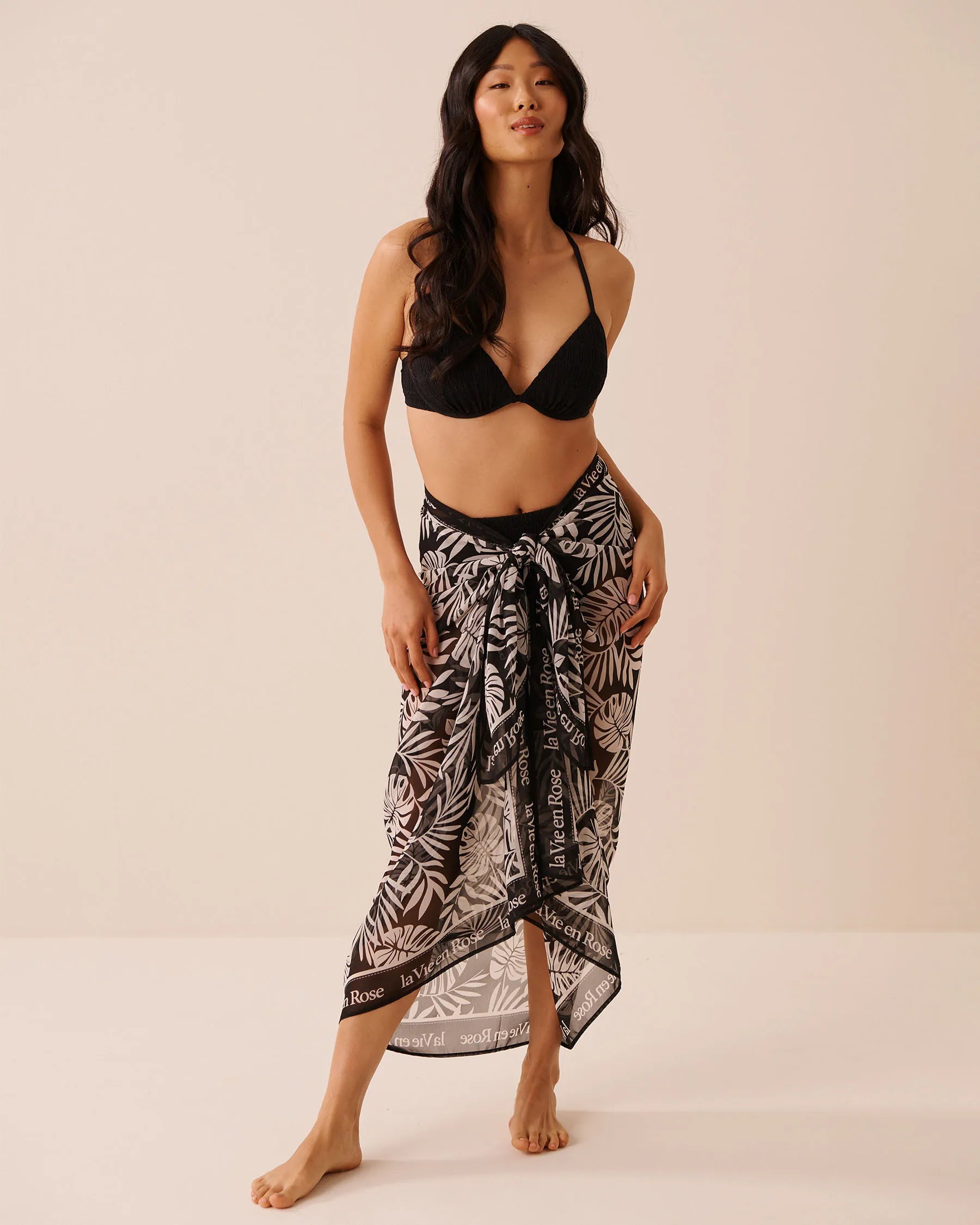 La Vie en Rose Black &amp; White Tropical Women Long Chiffon Pareo SKU: 80200097_P00508 Image 03